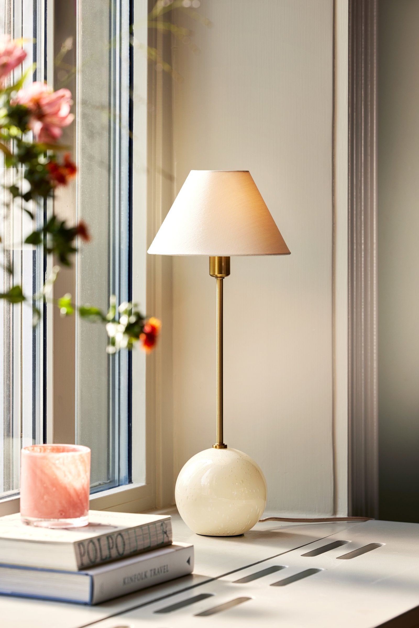Bordslampa Iris 20 Creme
