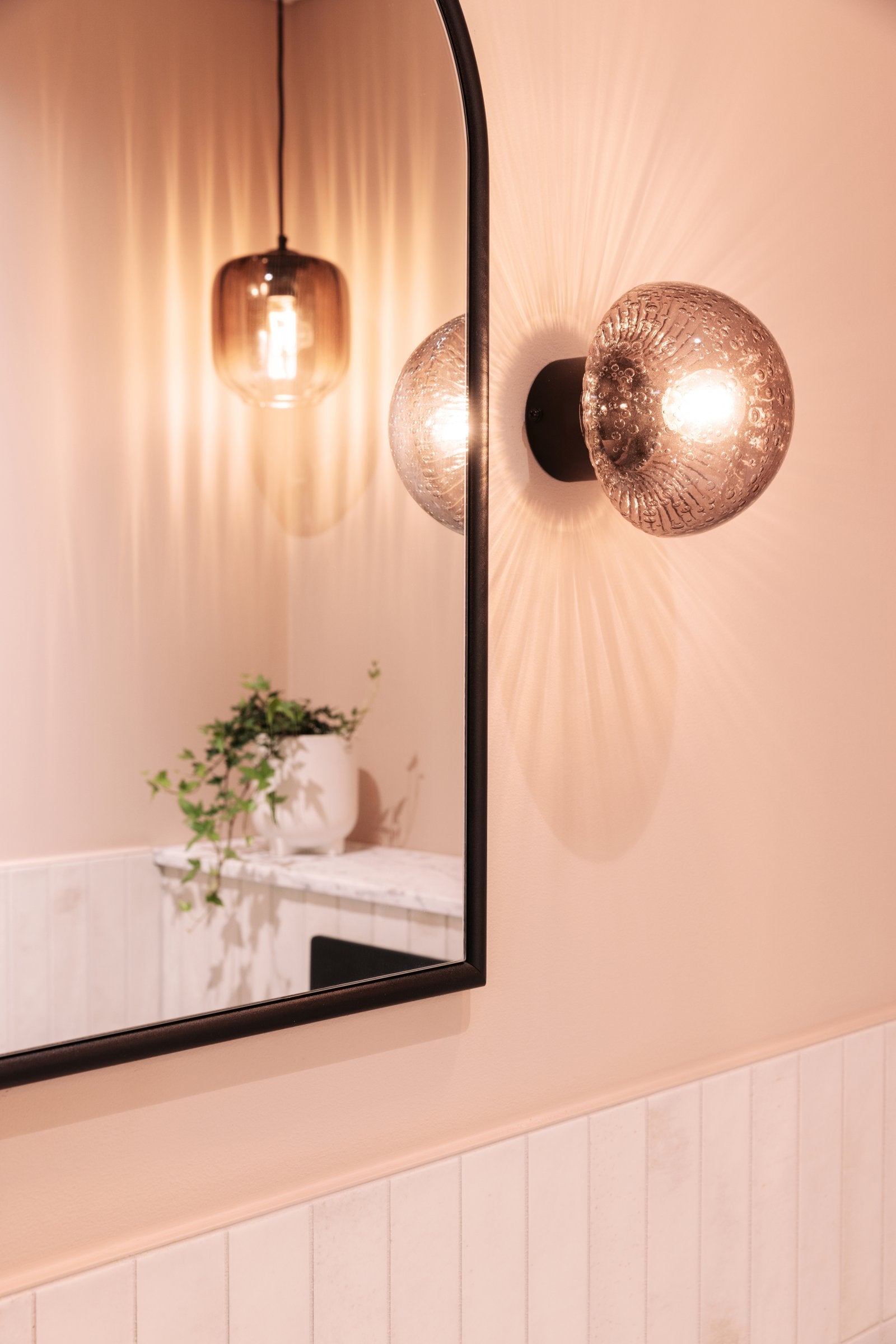 Vägglampa/Plafond Fungo 16 IP44 Rök/Svart