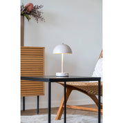 Holt LED-bordslampa, Sand