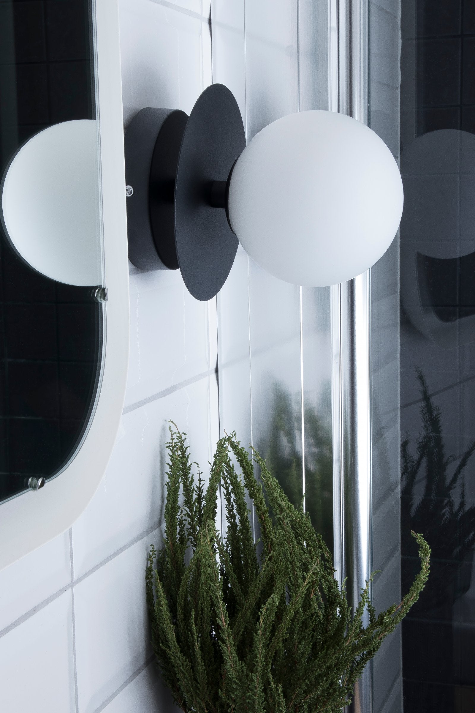 Vägglampa/Plafond Art Deco IP44 Svart/Vit