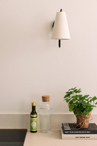 Vägglampa Lou Bouclé Vit/Svart
