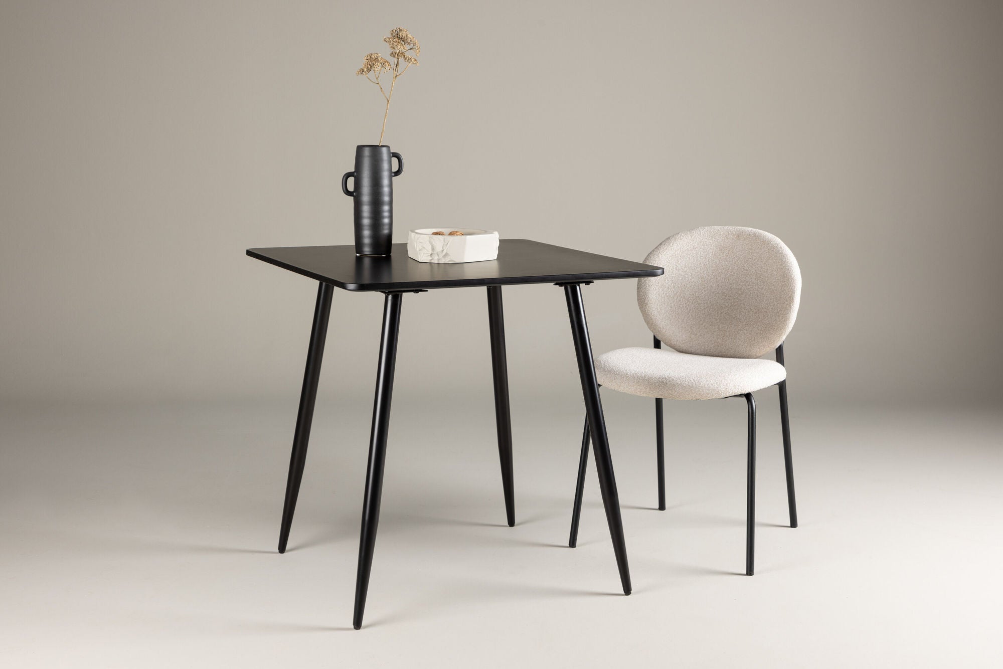 Sanne Matbord 75x75, Svart