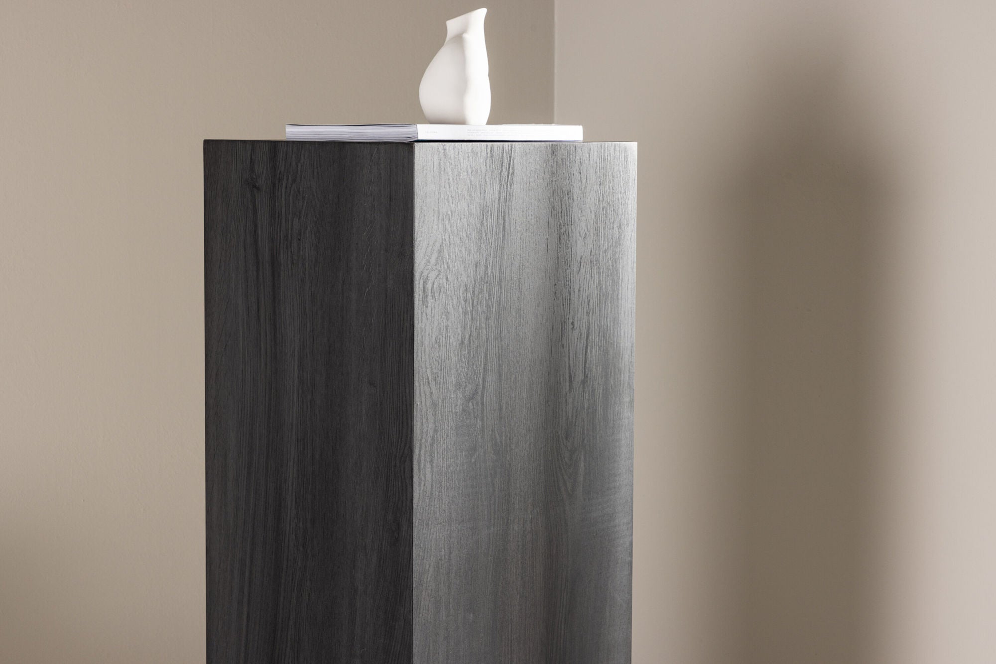 Ramsvik Piedestal 130cm, Svart