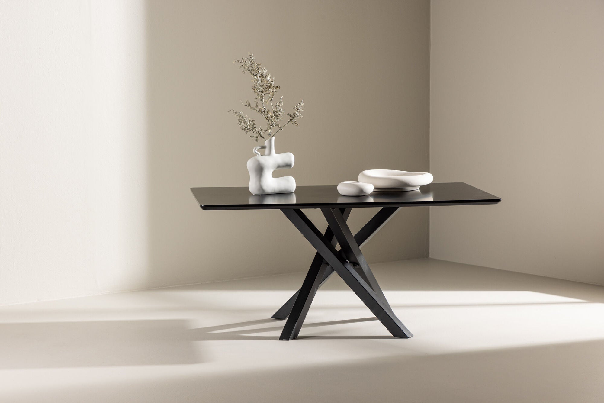 Penny Soffbord, Svart