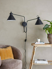 Felicity Vägglampa, Svart
