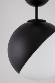 Plafond Contur 25 IP44 Svart/Vit
