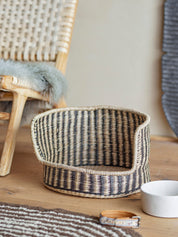 Lenina Hundkorg, Svart