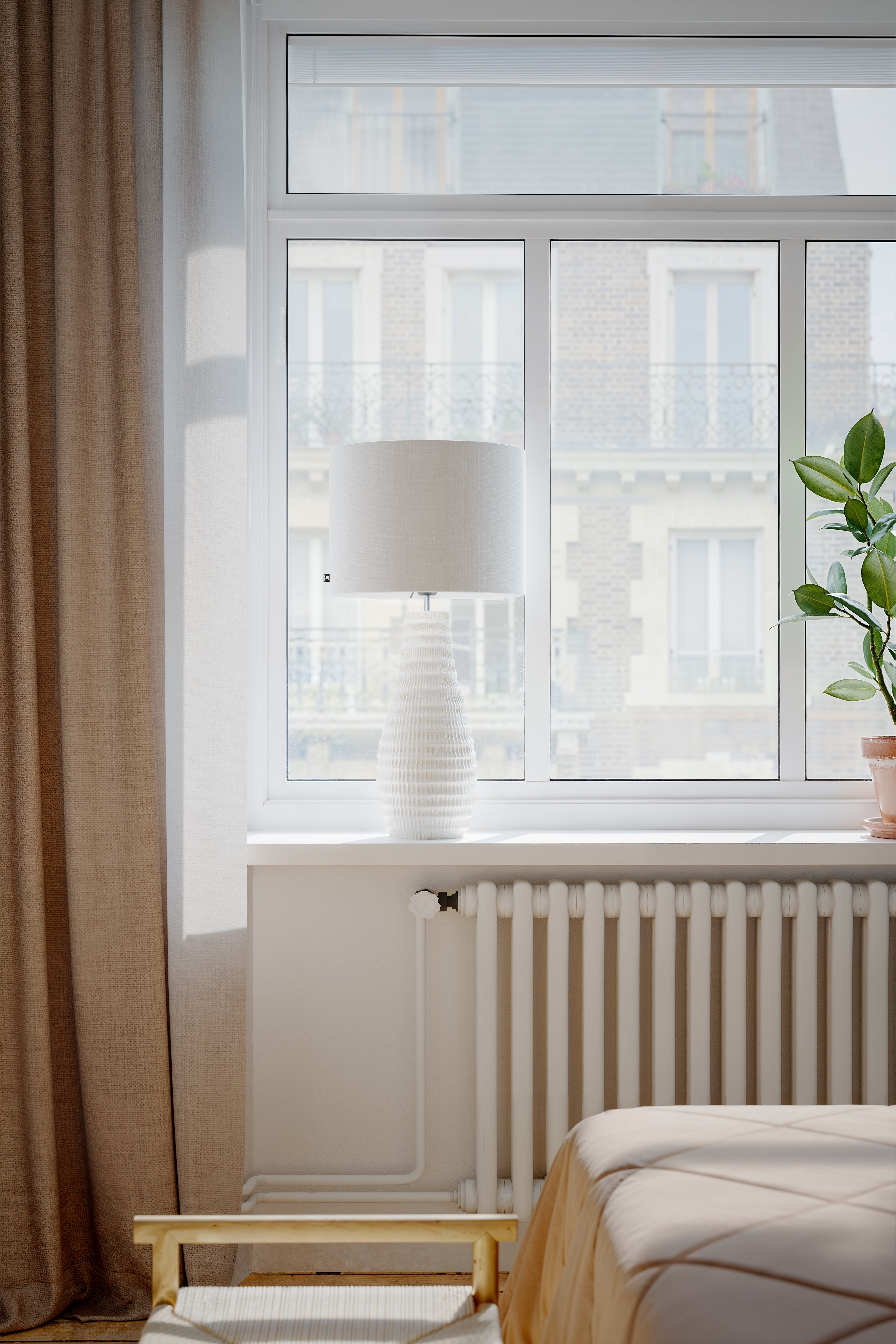 Bartha bordslampa H74 cm creme/beige