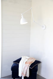 Bazar vägglampa l61.5-122.cm sandvit