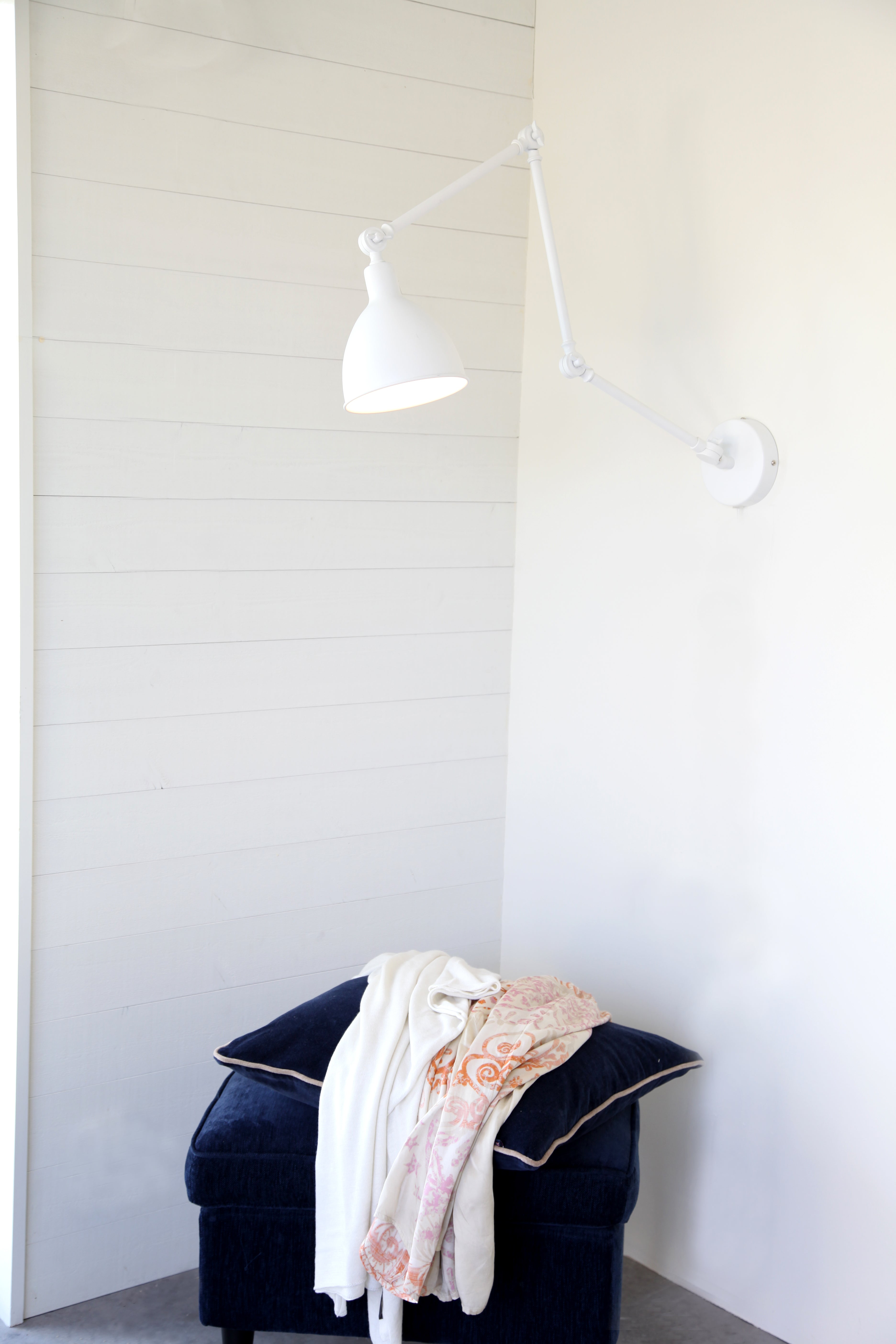 Bazar vägglampa l61.5-122.cm sandvit