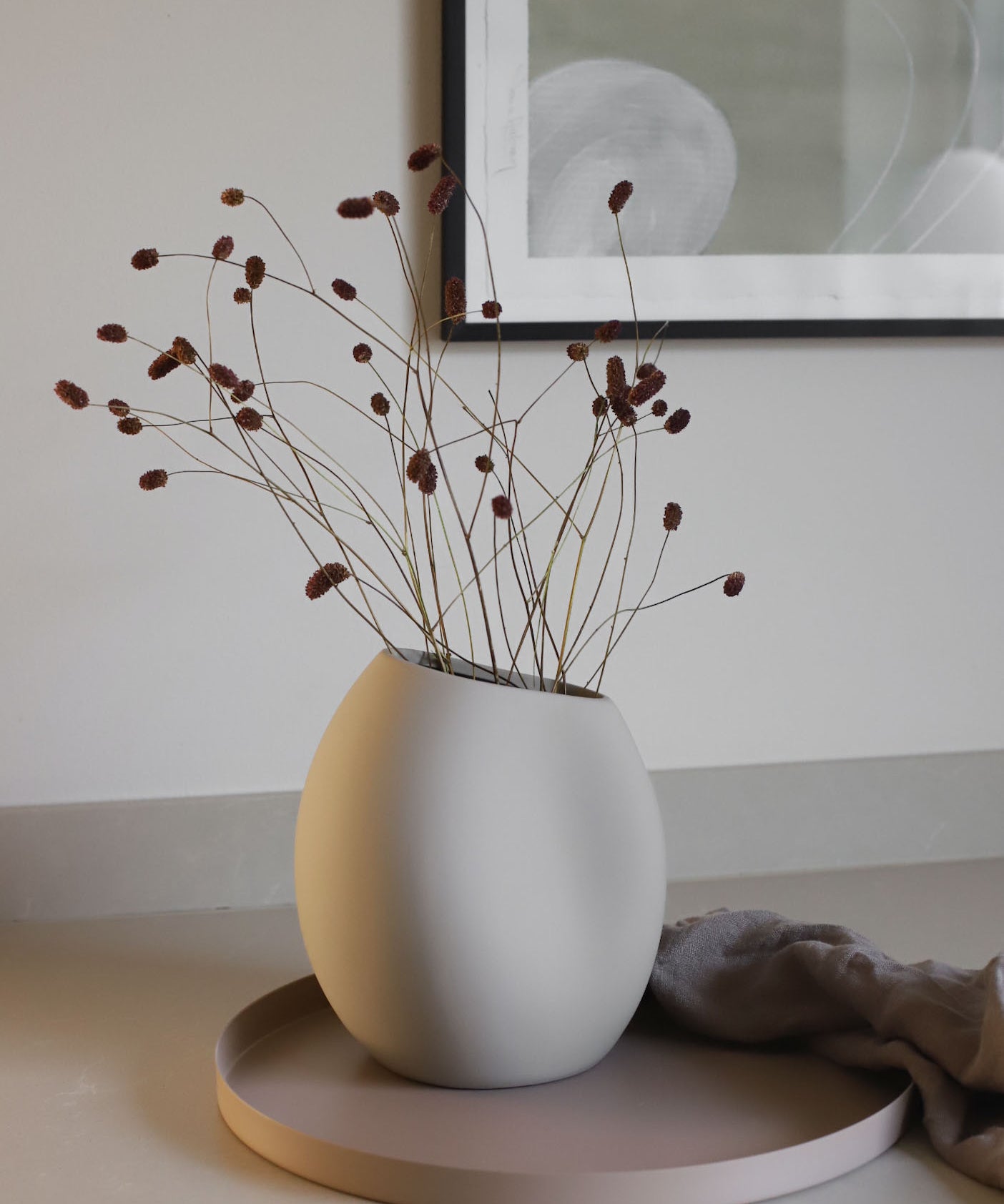 HI-012-TP-Tray-Circle-300x20mm-Taupe-INT_13894737-d087-4c02-87af-6452c7296d07.jpg