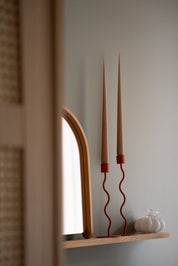 Curved Ljusstake 26cm, Brick Red