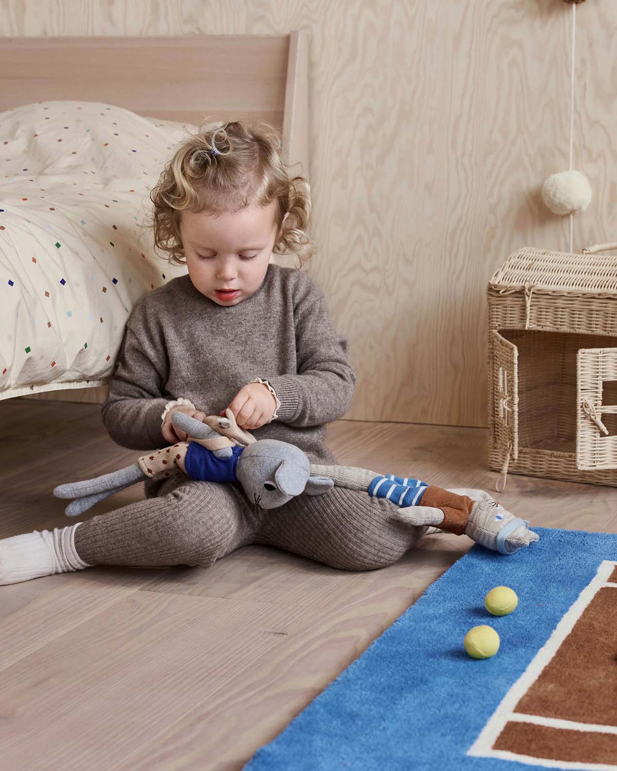 Nuni Mouse Tennisdocka, Ljusgrå