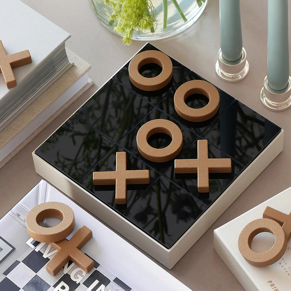 NEW_Printworks_Games_ClassicTicTacToe_mood_1.webp