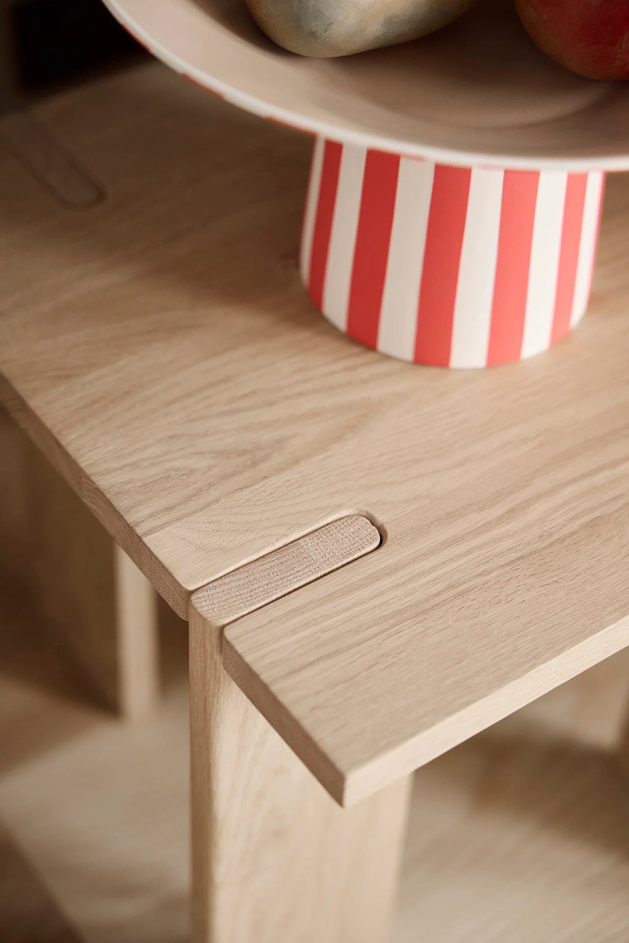 OY Square Sidobord, Natur