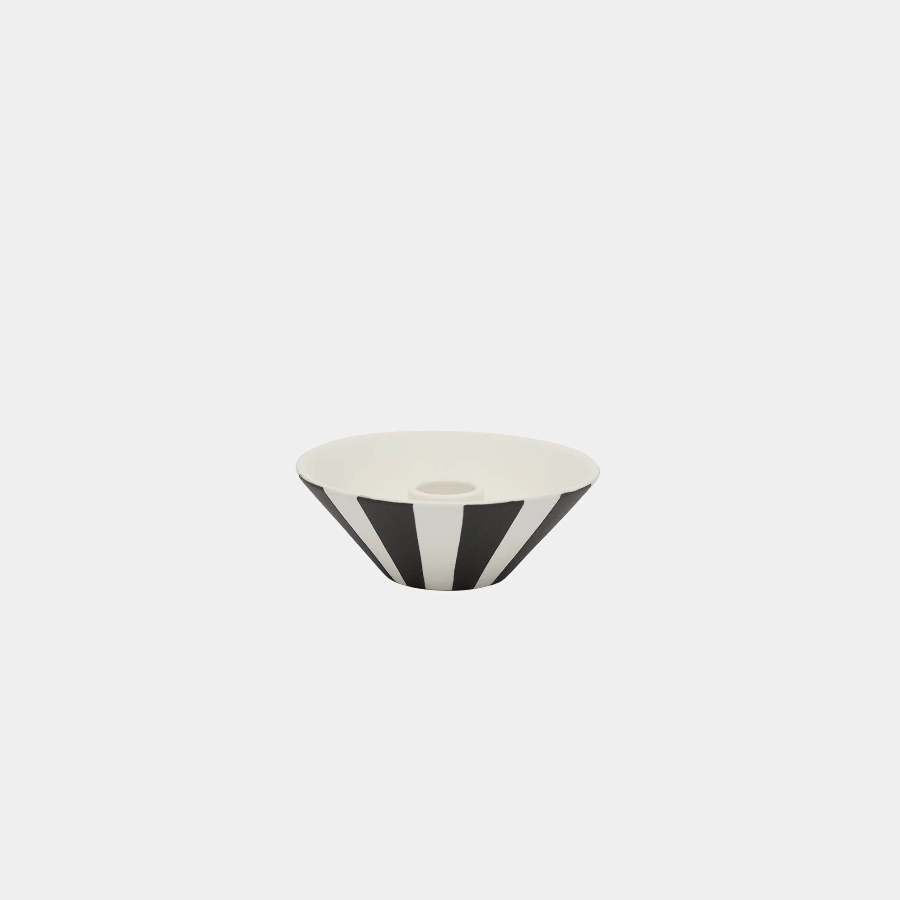 OYOY-L301533-Toppu-Candleholder-Low.webp
