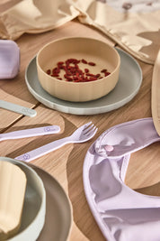 Pullo Barnbestickset, Clay