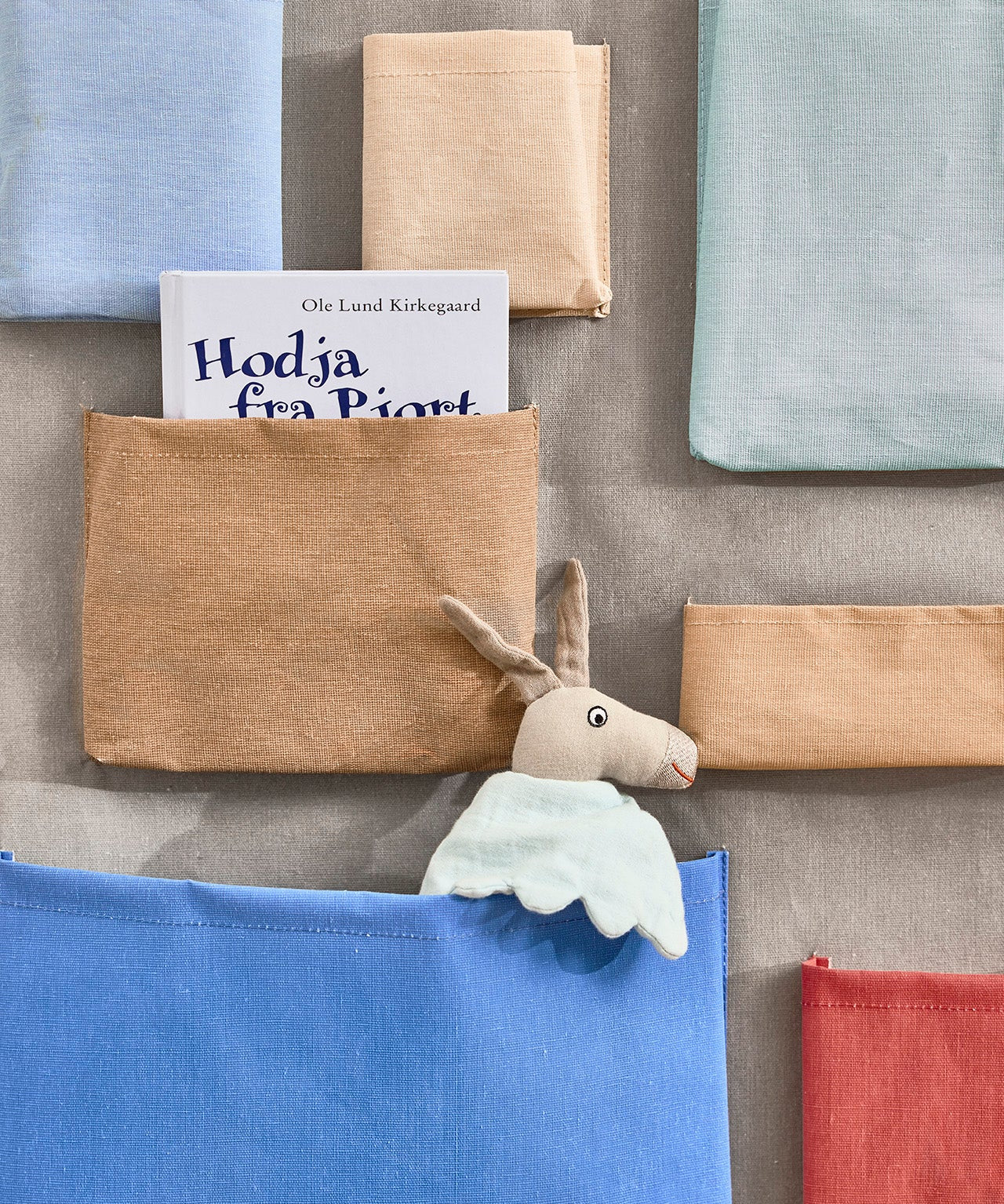 OYOY-M107714-Saga-Wall-Storage-M107708-Donny-Cuddle-Cloth-1.jpg