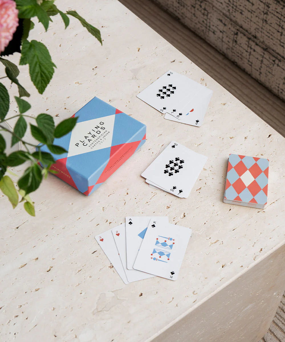 Printworks_Games_PlayPlayingCards_mood_1.webp