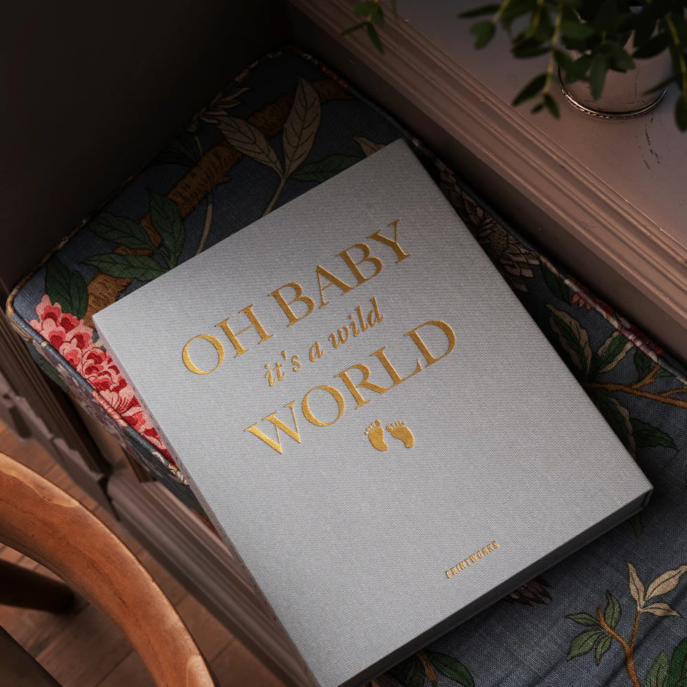 Printworks_PhotoAlbum_BabyItsAWildWorldMint_mood_1.webp