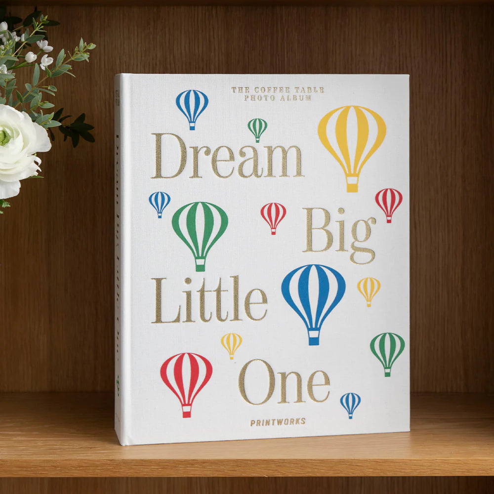 Printworks_PhotoAlbum_DreamBigLittleOneWhite_mood_3.webp
