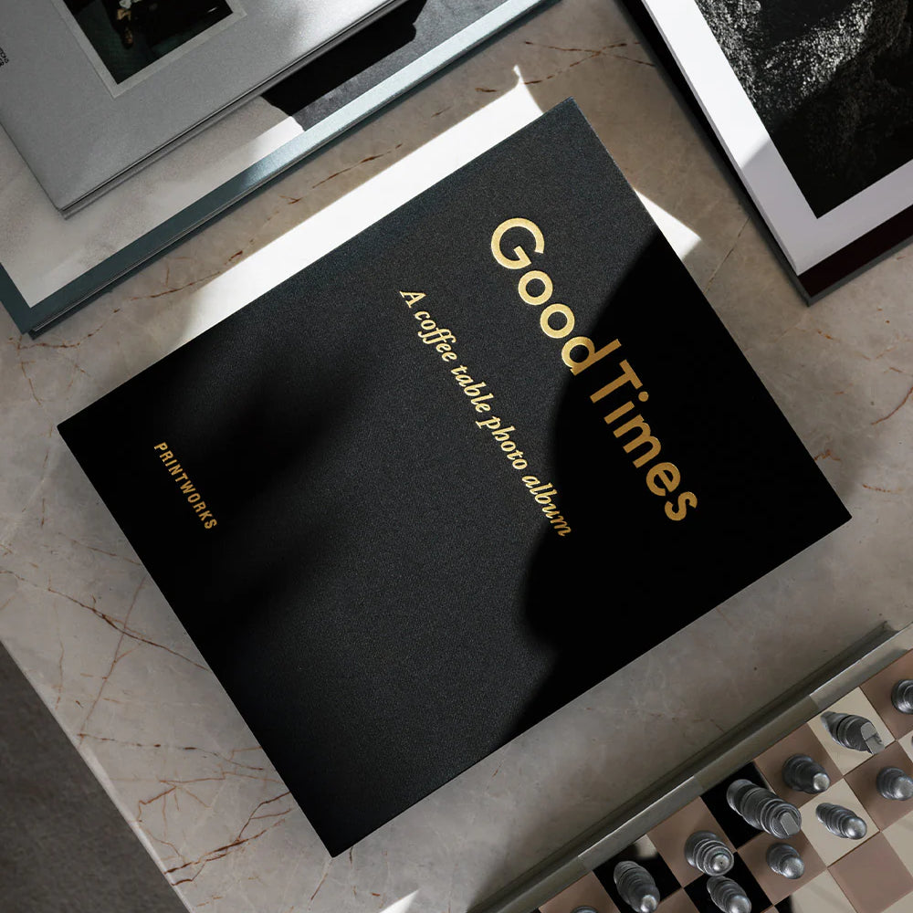 Printworks_PhotoAlbum_GoodTimesBlack_mood_3.webp