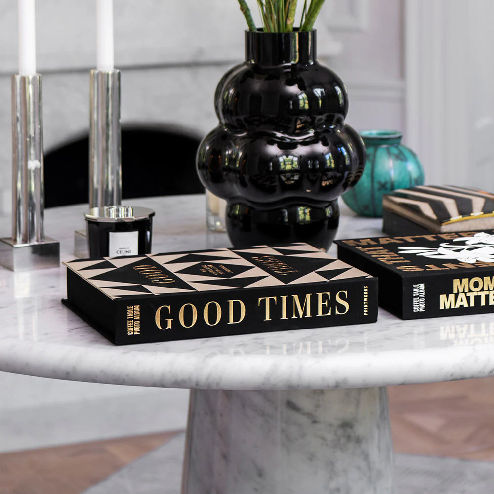 Printworks_PhotoAlbum_GoodTimesTriangles_mood_1.webp