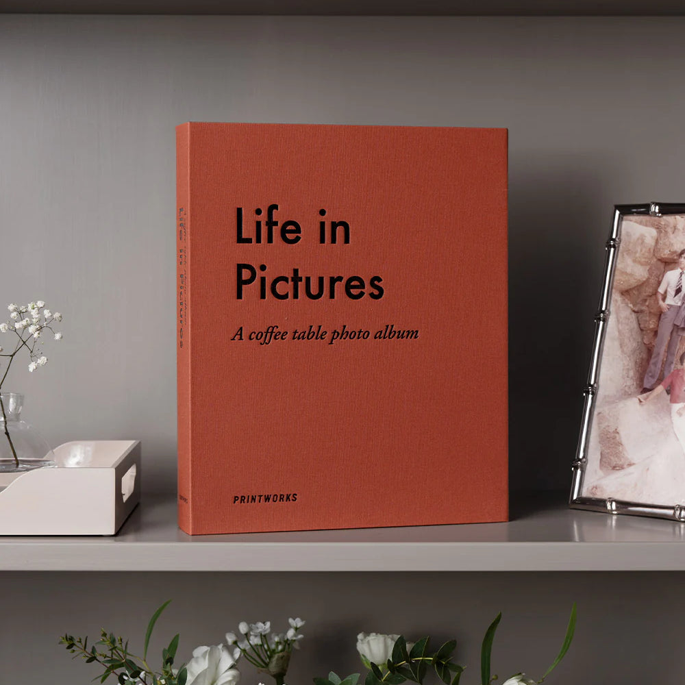Printworks_PhotoAlbum_LifeInPictures_mood_1.webp