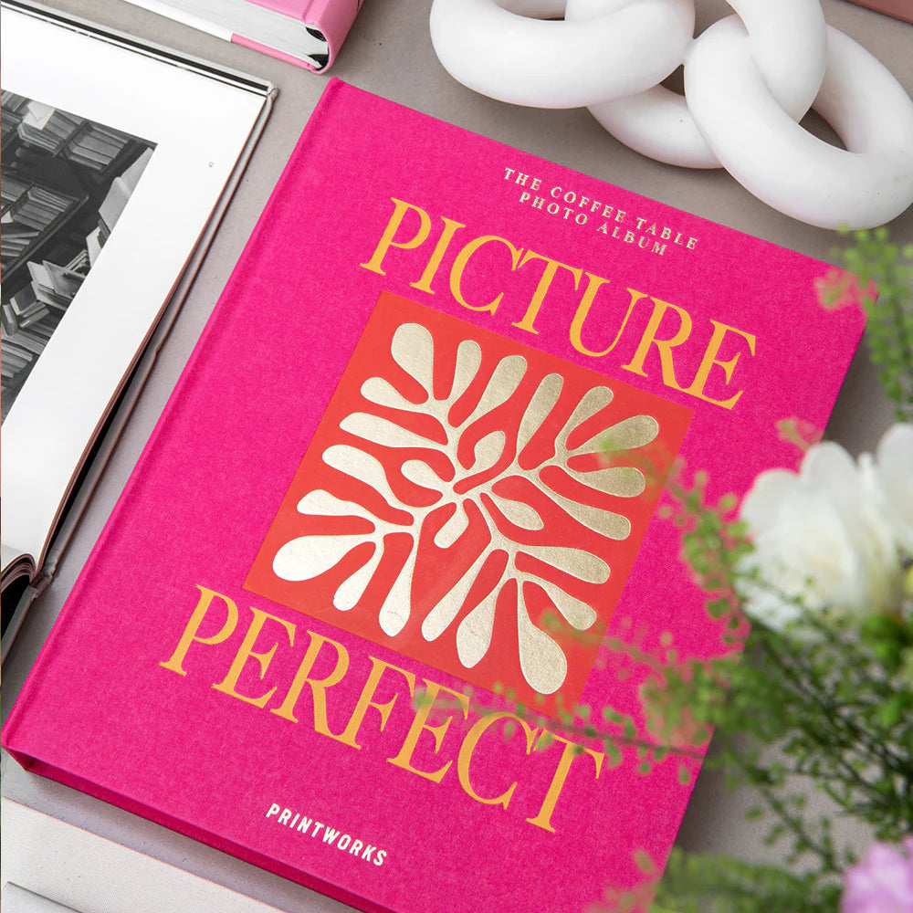 Printworks_PhotoAlbum_PicturePerfectPink_mood_2.webp