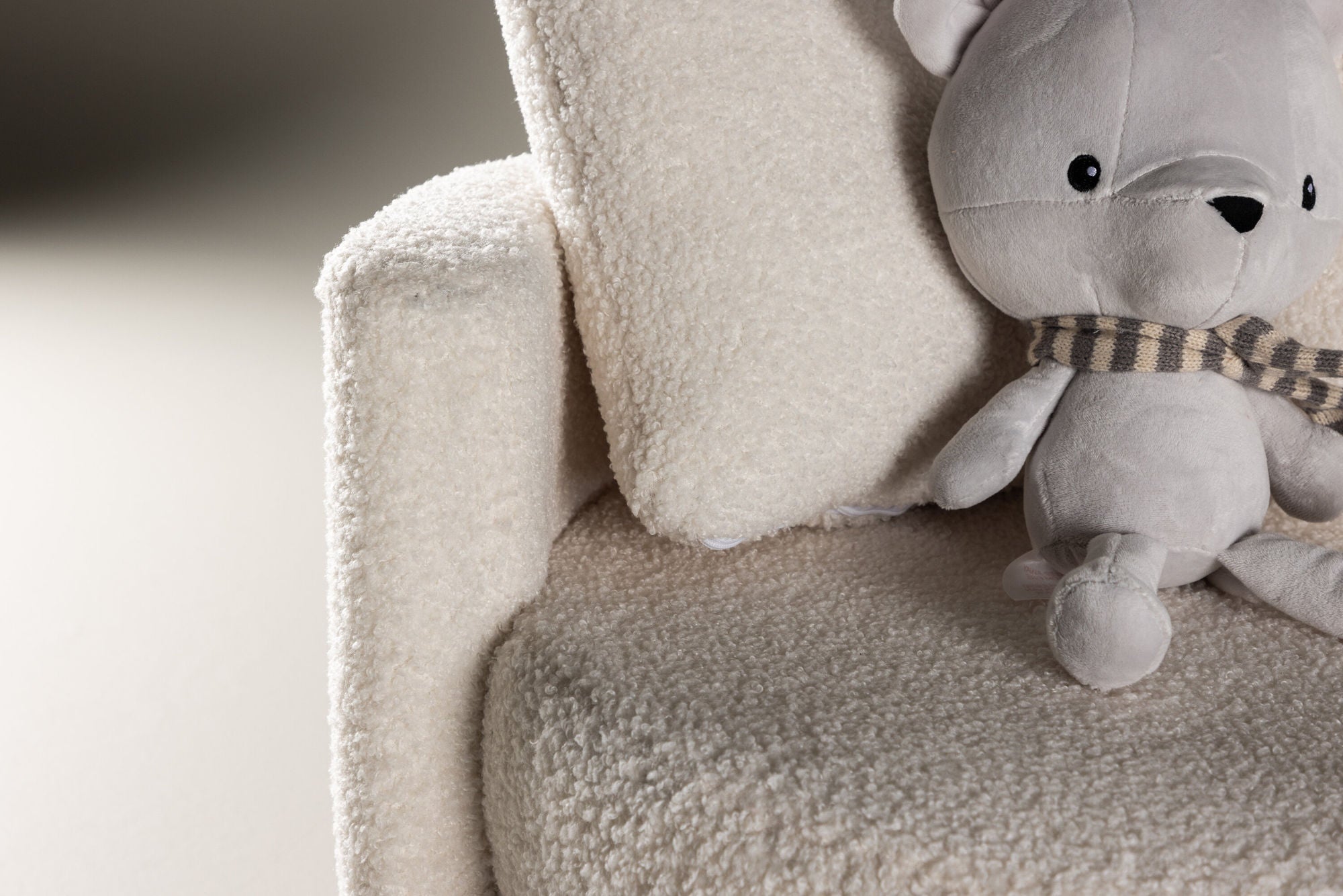 Nimo Barnsoffa Teddy, Vit
