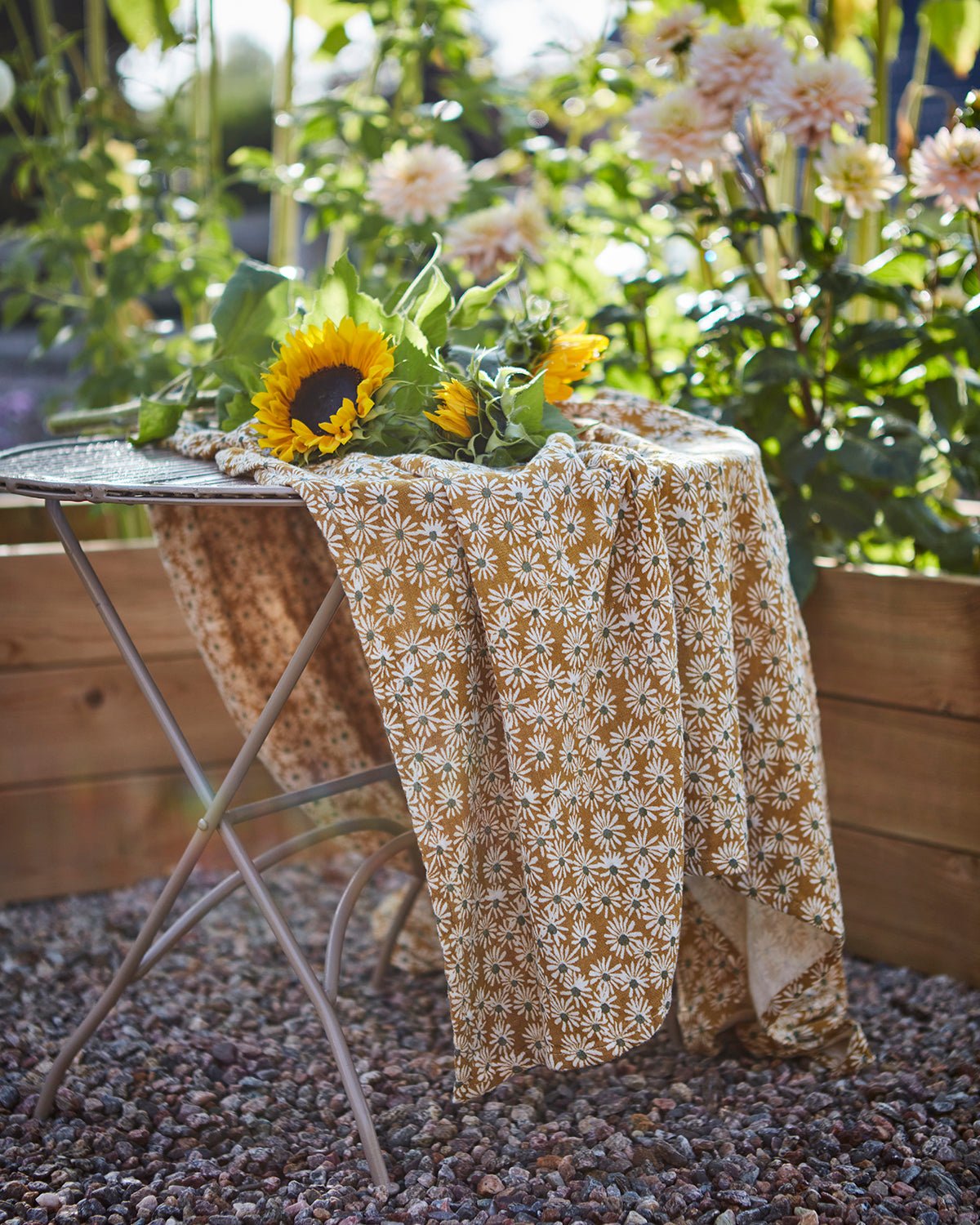 Affari of Sweden VISBY Trädgårdsbord, Beige - Azalea Home