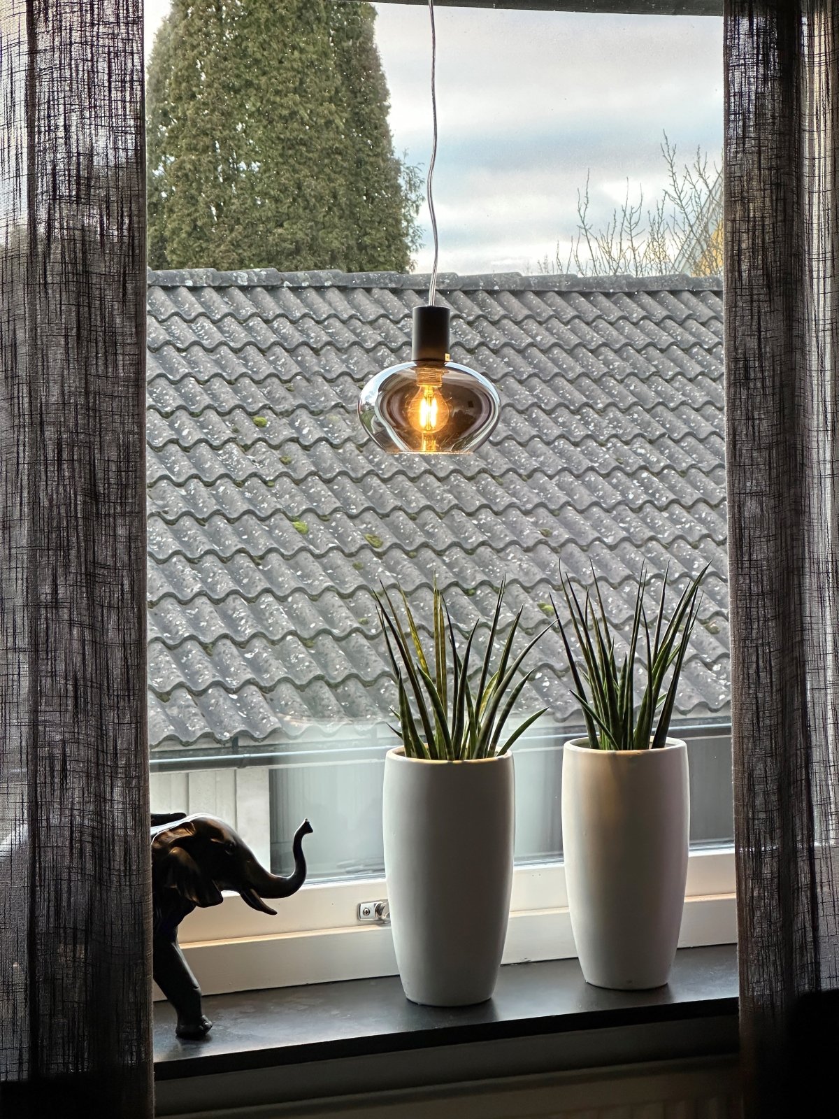 Aneta Lighting BELL fönsterlampa, svart/rök - Azalea Home