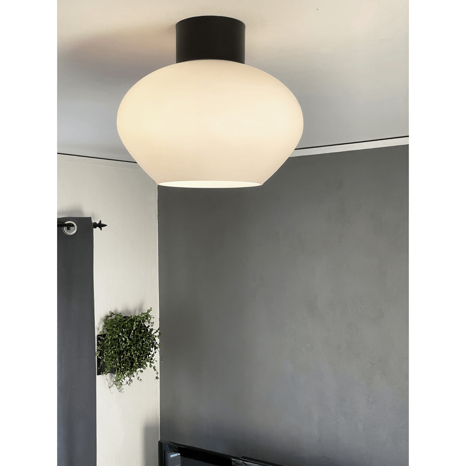 Aneta Lighting BELL plafond stor, svart/vit - Azalea Home