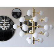 Aneta Lighting COSMOS taklampa 24 - arm, matt mässing/vit - Azalea Home