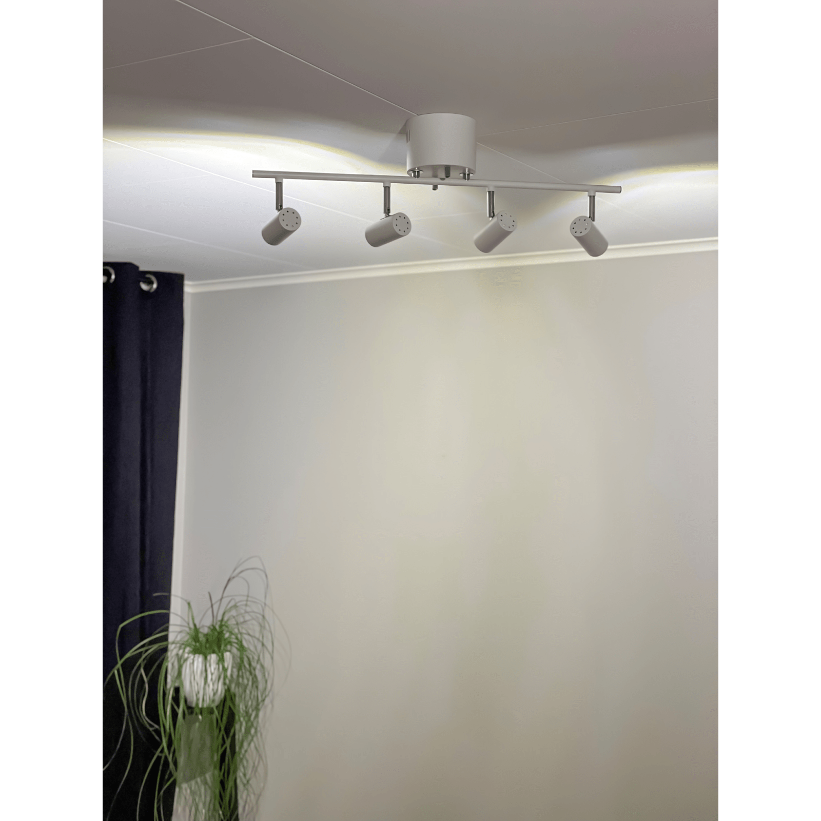 Aneta Lighting GUSTO takspot, rak 4:a, vit - Azalea Home
