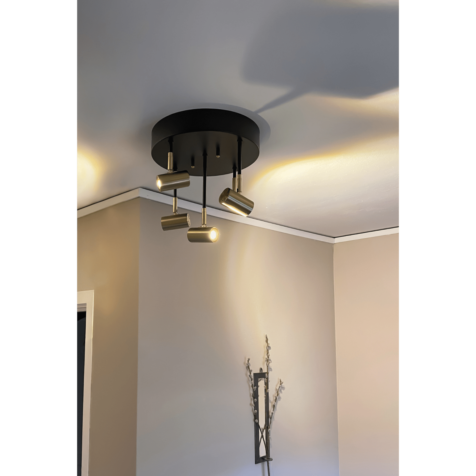 Aneta Lighting GUSTO takspot, svart/mässing - Azalea Home
