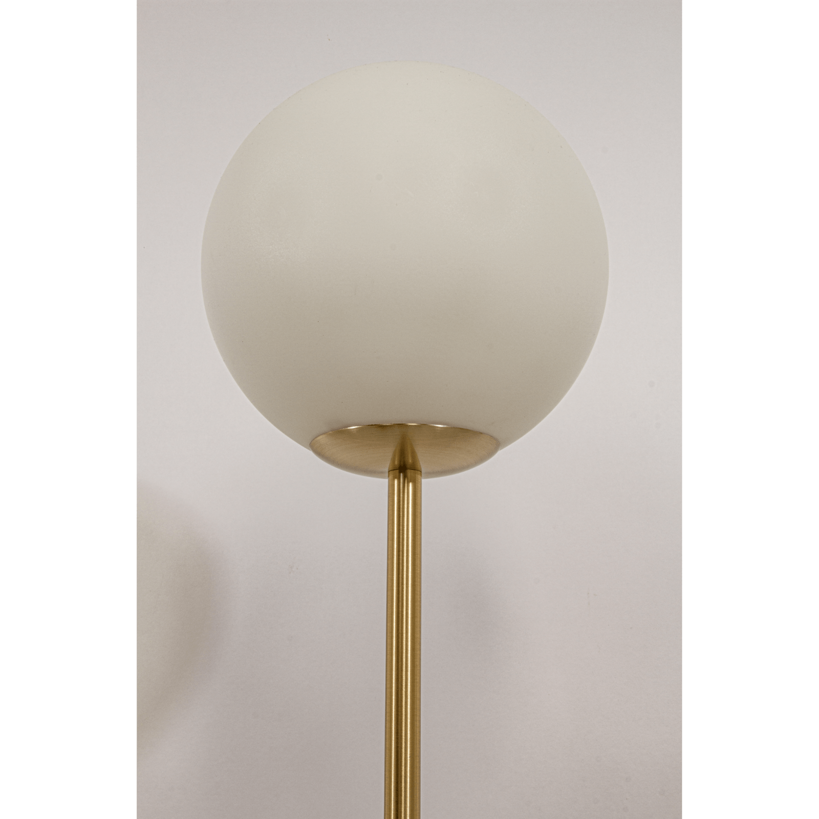 Aneta Lighting MOLEKYL golvlampa, matt mässing/vit - Azalea Home