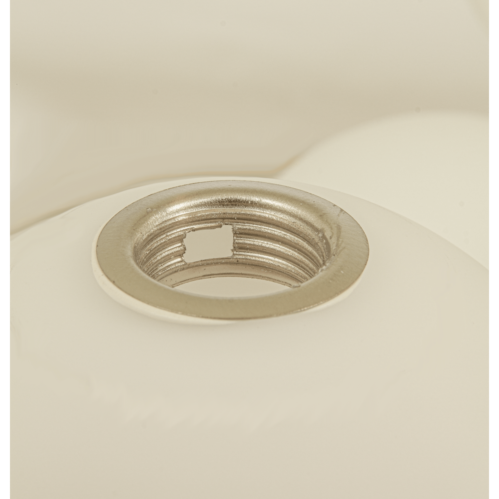 Aneta Lighting MOLEKYL taklampa rund, matt mässing/vit - Azalea Home