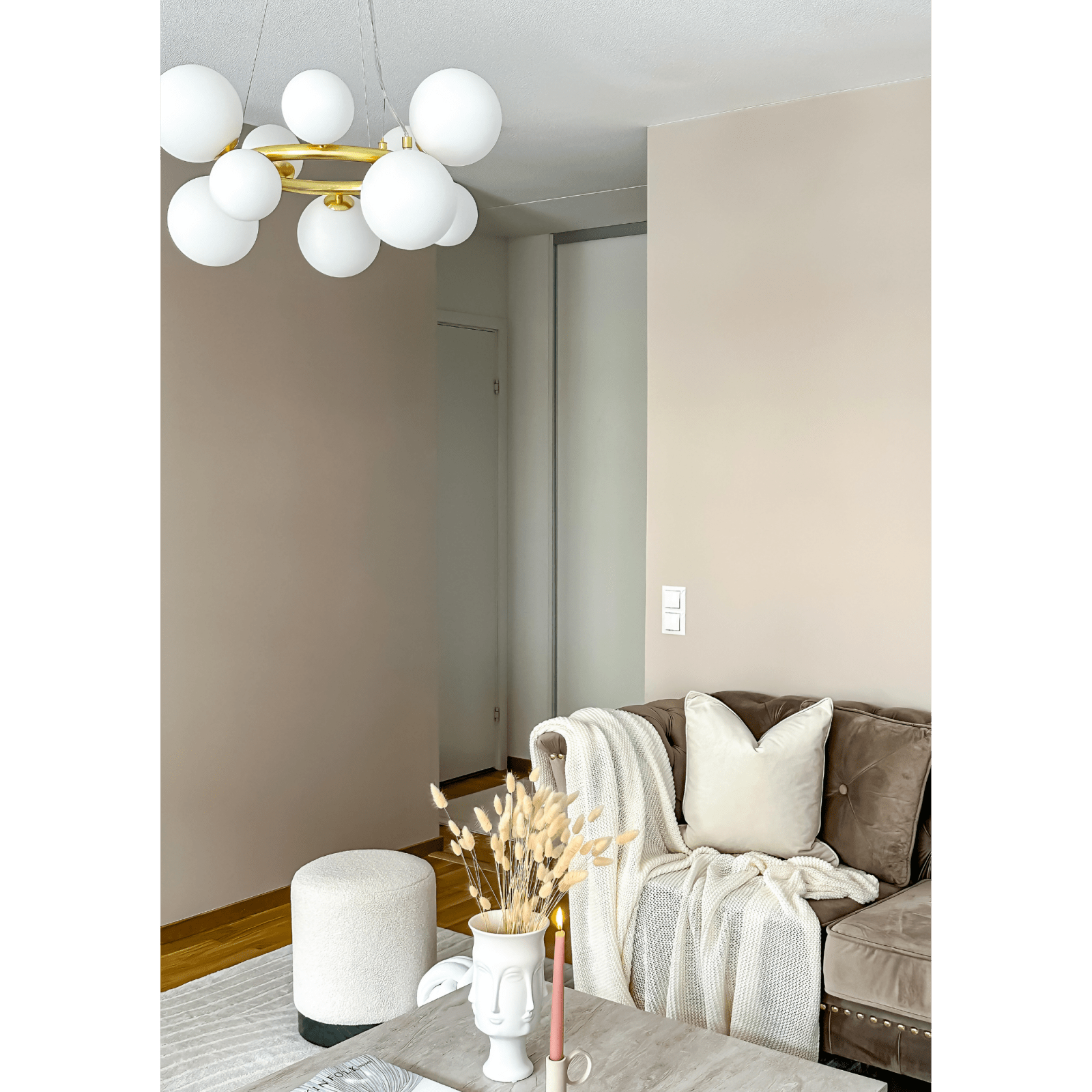 Aneta Lighting MOLEKYL taklampa rund, matt mässing/vit - Azalea Home