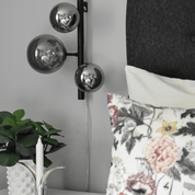 Aneta Lighting MOLEKYL vägglampa, svart/rök - Azalea Home