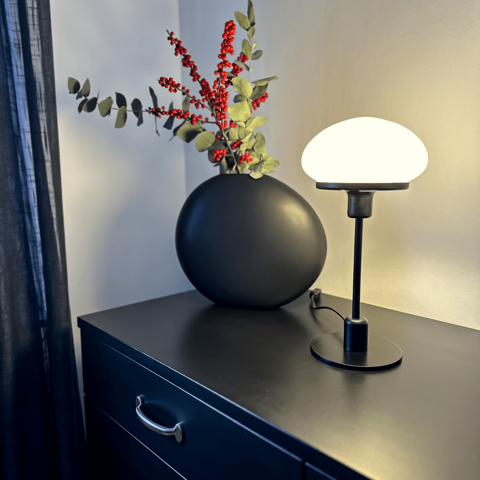 Aneta Lighting NEW AUGUST bordslampa liten, svart - Azalea Home