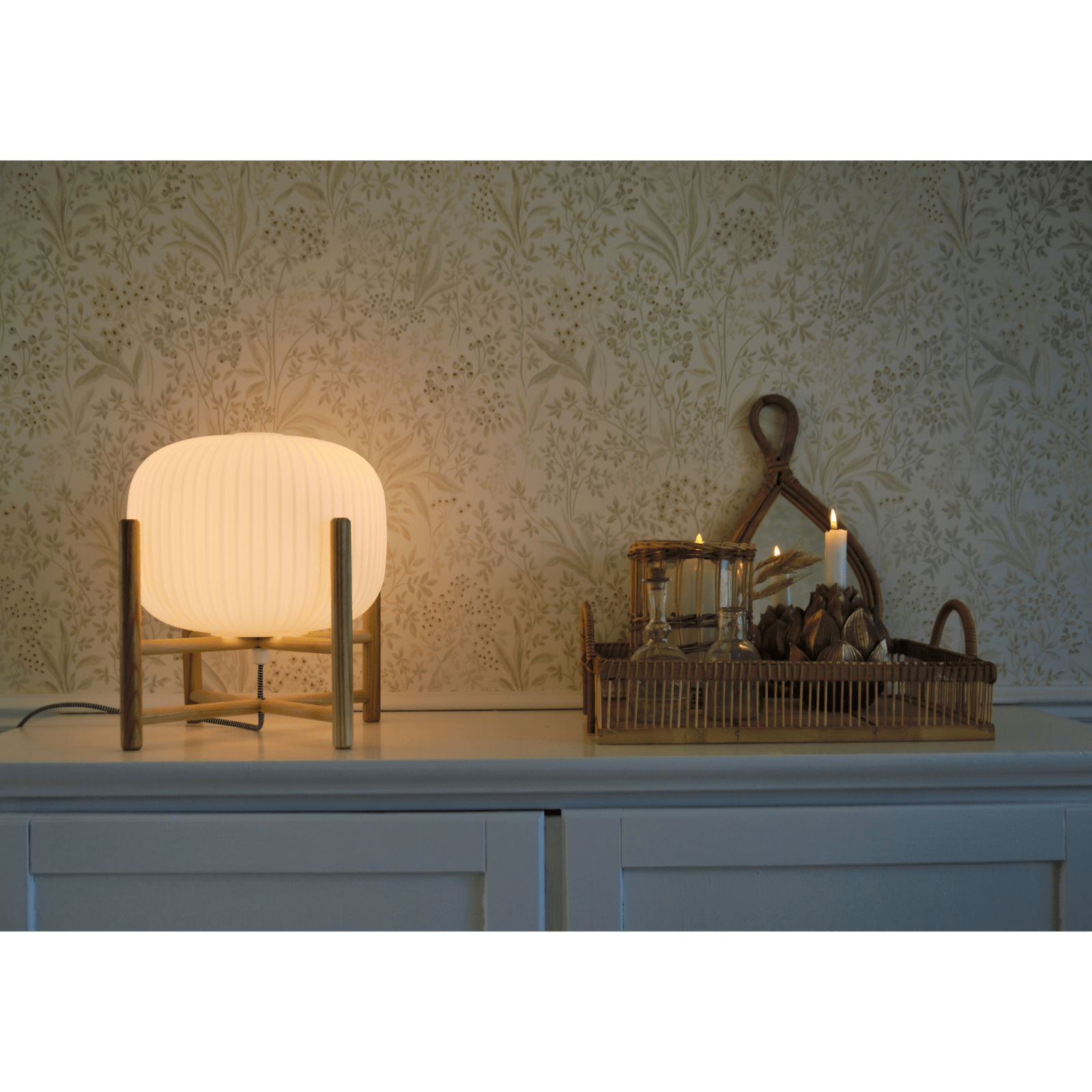 Aneta Lighting VINDA bordlampa, stor vit - Azalea Home