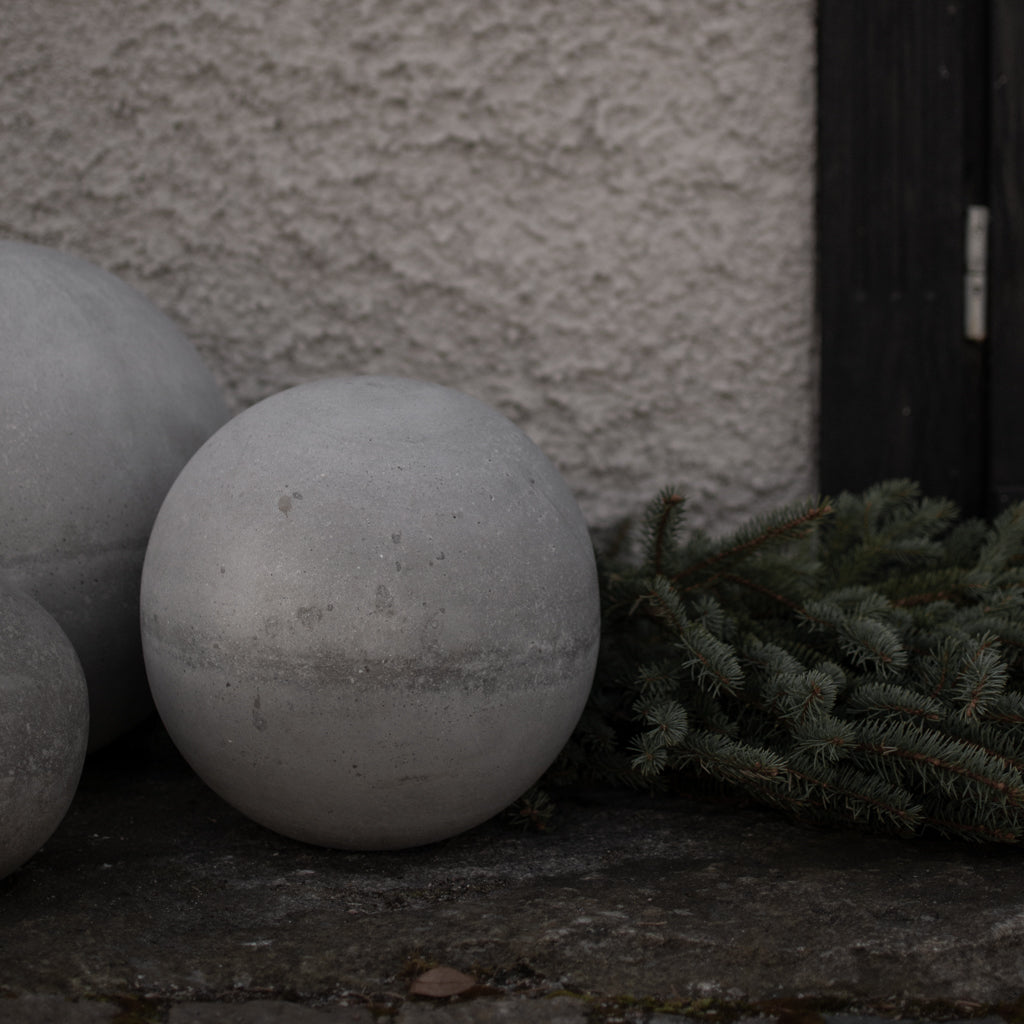 aw22_garden_concrete_square-4.jpg