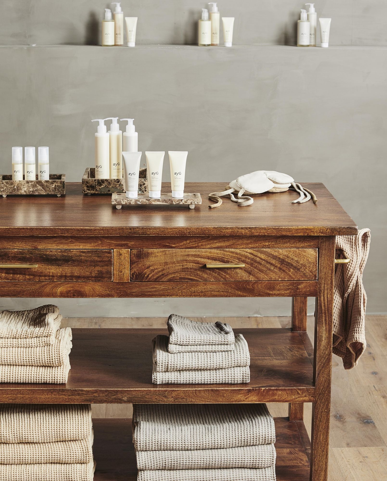 CASPIAN Sideboard