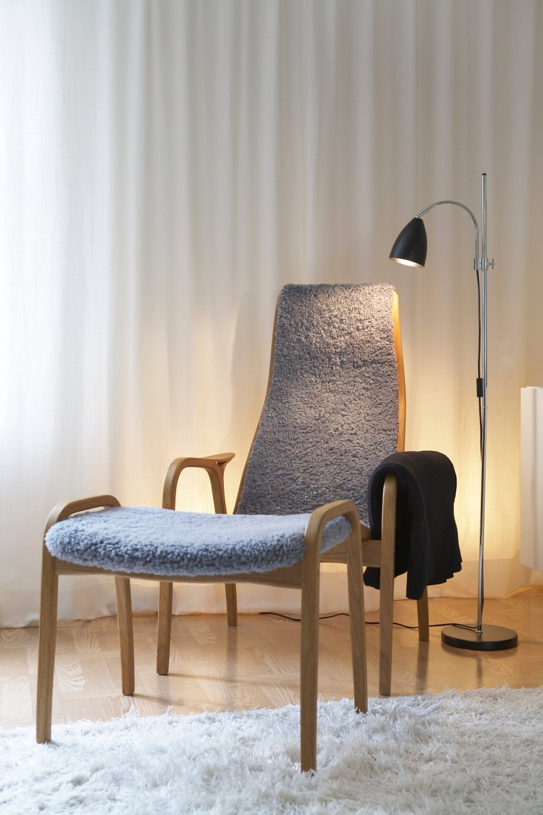 Belid Golvlampa Sway svart/krom - Azalea Home