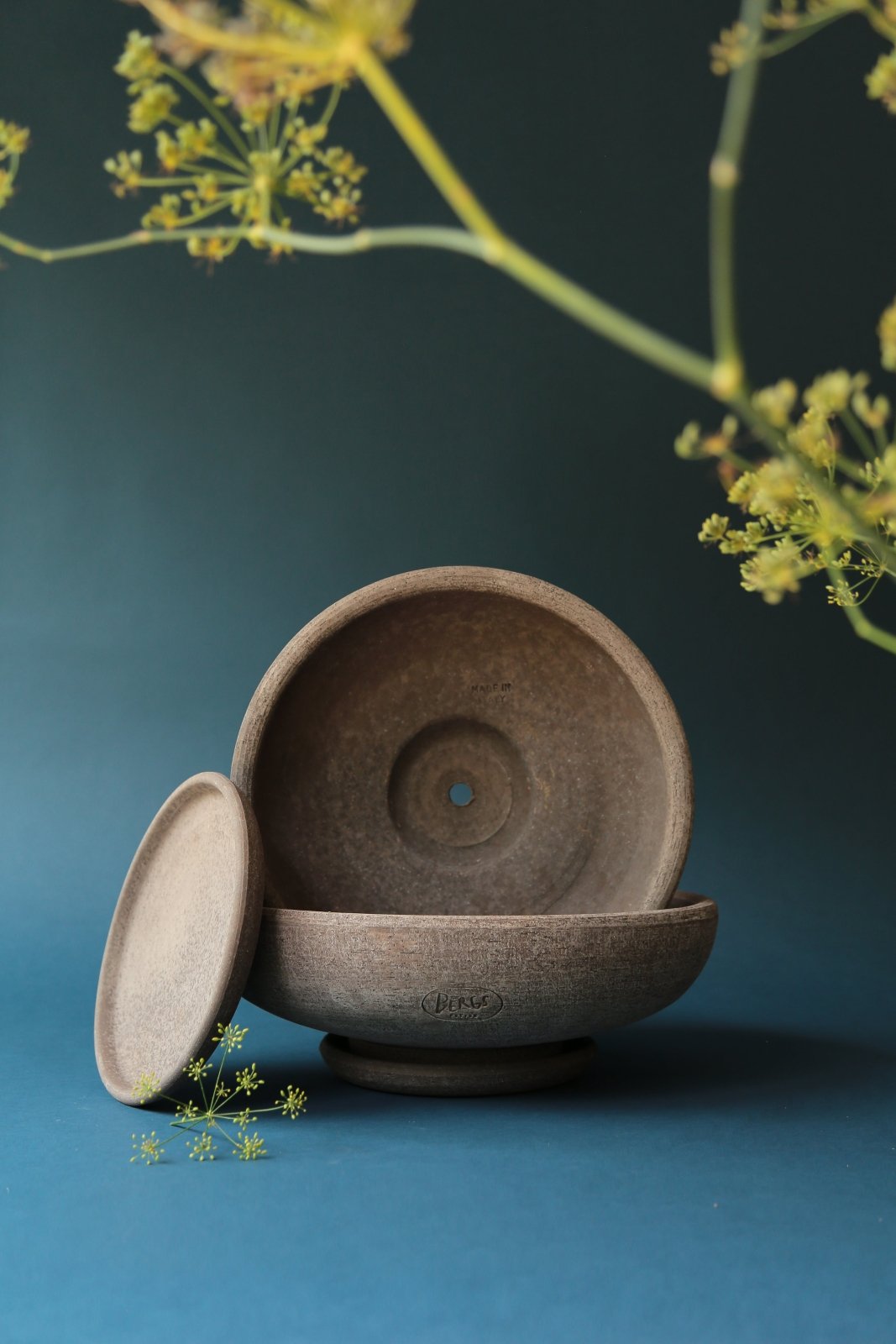 Bergs Potter Ada Kruka med Fat Ø 35 cm, Grå - Azalea Home