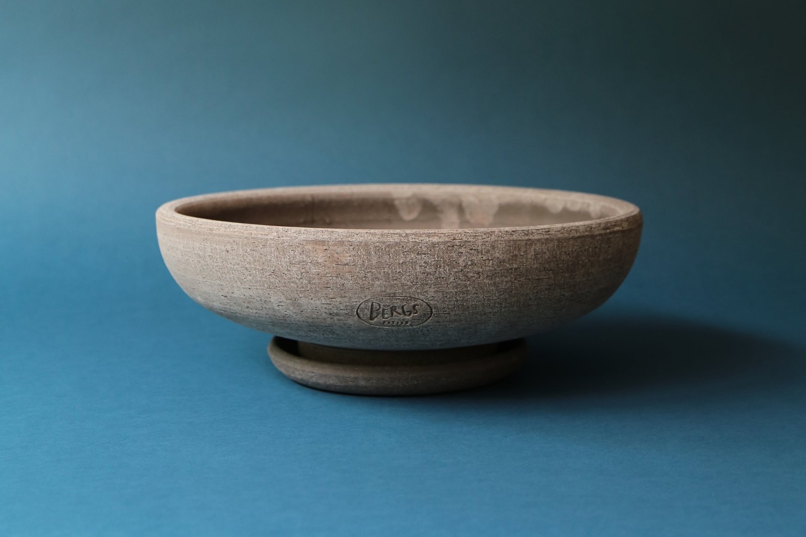 Bergs Potter Ada Kruka med Fat Ø 45 cm, Grå - Azalea Home