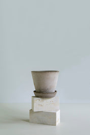Bergs Potter Julie Kruka med Fat Ø25 cm, Grå - Azalea Home