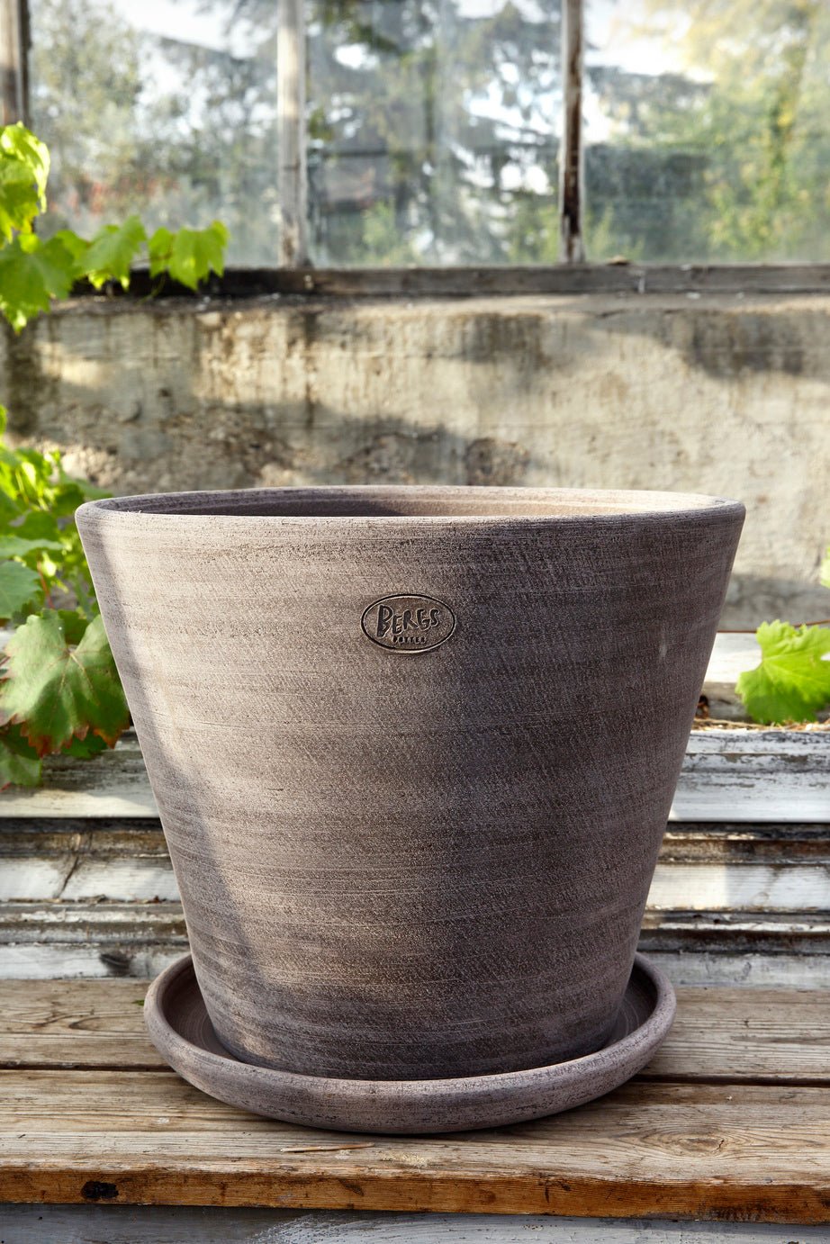 Bergs Potter Julie Kruka med Fat Ø40 cm, Grå - Azalea Home