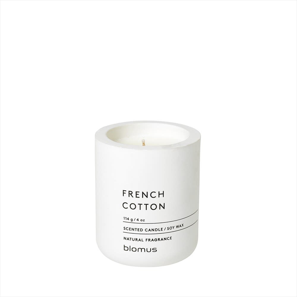 blomus_65649_ScentedCandle_FrenchCotton_114g_LilyWhite_FRAGA_201801161033391000_3389f6f7-4ea2-46f0-be2e-86a339e6ab0f.jpg